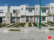 Casa Nueva en Venta por Brisas del Lago de 3 Rec