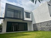 Casa Nueva en Venta, Privada con Vigilancia, Zona Norte
