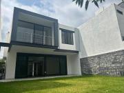 Casa Nueva en Venta, Privada con Vigilancia, Zona Norte