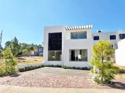 Casa Nueva en Venta Rincón De La Montaña, Altozano Morelia