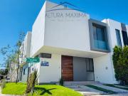 Casa Nueva en Venta Sendero de las Moras Galerias Santa... Casa Nueva en Venta Sendero de las Moras Galerias Santa...