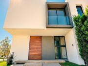 Casa Nueva en Venta Sendero de las Moras Galerias Santa...