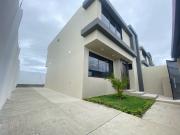 Casa Nueva en Venta Sur de Manta, Acabados de Primera y...