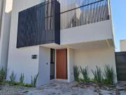 CASA NUEVA EN VENTA VALLES DEL MOLINO A LEON GTO, ZONA...