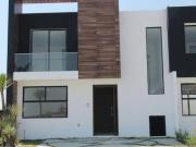 Casa * NUEVA* LOMAS DE ANGELÓPOLIS CASCATTA