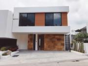 ?Casa nueva, moderna ? Cuernavaca, vigilancia ? alberca...