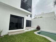 Casa Nueva Moderna en Privada en Zona Sur, Col. Lomas de...