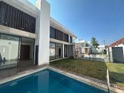 Casa Nueva Moderna, Kloster con Vigilancia, Par Vial...