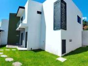 CASA NUEVA SOLA EN JIUTEPEC