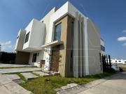 Casa Nueva Venta Precio Preventa en Esquina Coto Frente...