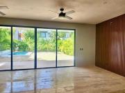 Casa nueva y lujosa en Lagos del Sol / New and luxurious...