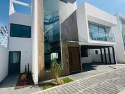 CASA NUEVA Y MODERNA EN Residencial Amalfi sobre Av...