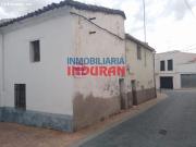 Casa o cuadra en calle Azahar