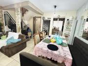 Casa Original com 3 Quartos e Garagem! QC 15 no mangueiral