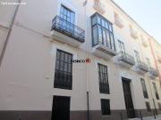 CASA PALACIO, CÉNTRICO, DE ESTILO GÓTICO