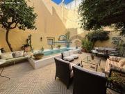 ? Casa Palacio con piscina privada y garajes junto a la...