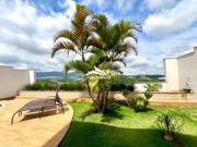 CASA PARA A VENDA COM 270M2 E PISCINA NO BAIRRO HORTO...