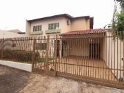 Casa para alugar com 1 Suíte + 2 Quartos em Santa...