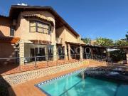 Casa para alugar com 1 Suíte + 4 Quartos em Vale das...