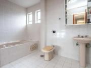 Casa para alugar com 3 dormitótios no Partenon em Porto...