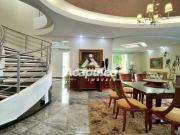 Casa para alugar com 3 suítes, 6 vagas de garagem e área...