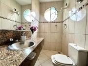 Casa para aluguel, 4 quartos, 2 suÃtes, 5 vagas, Santa...