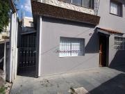 Casa para Aluguel com 2 quartos, 65 m² por R$ 2.500