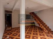 Casa para Aluguel com 2 quartos, 70 m² por R$ 2.000