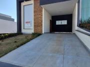 Casa para Aluguel com 3 quartos, 120 m² por R$ 4.100