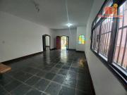 Casa para Aluguel com 3 quartos, 140 m² por R$ 3.000