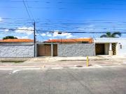 Casa para Aluguel com 3 quartos, 150 m² por R$ 2.500