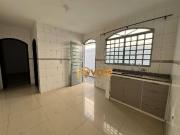 Casa para Aluguel com 3 quartos, 170 m² por R$ 2.500