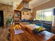 Casa para Aluguel com 3 quartos, 210 m² por R$ 6.800