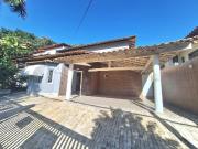 Casa para Aluguel com 3 quartos, 220 m² por R$ 4.000