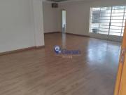 Casa para Aluguel com 3 quartos, 230 m² por R$ 8.000