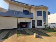 Casa para Aluguel com 3 quartos, 230 m² por R$ 9.170