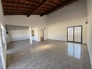 Casa para Aluguel com 3 quartos, 247 m² por R$ 3.500