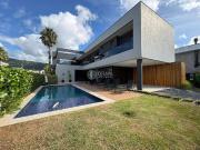 Casa para Aluguel com 3 quartos, 250 m² por R$ 35.000