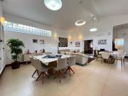 Casa para Aluguel com 3 quartos, 250 m² por R$ 8.500