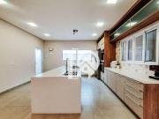 Casa para Aluguel com 3 quartos, 255 m² por R$ 9.000