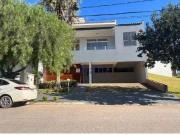 Casa para Aluguel com 3 quartos, 270 m² por R$ 6.800