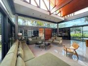 Casa para Aluguel com 3 quartos, 300 m² por R$ 20.000