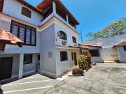 Casa para Aluguel com 4 quartos, 440 m² por R$ 10.000