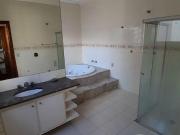 Casa para Aluguel com 4 quartos, 414 m² por R$ 8.000