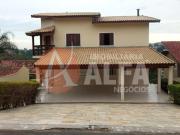Casa para Aluguel com 4 quartos, 450 m² por R$ 7.297