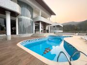 Casa para Aluguel com 4 quartos, 500 m² por R$ 35.000