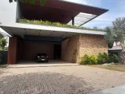 Casa para Aluguel com 5 quartos, 510 m² por R$ 23.000