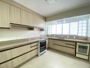 Casa para Aluguel com 5 quartos, 650 m² por R$ 19.000