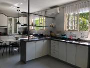 Casa para aluguel possui 897 metros quadrados com 4...