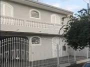 Casa para aluguel tem 267 metros quadrados com 4 quartos...